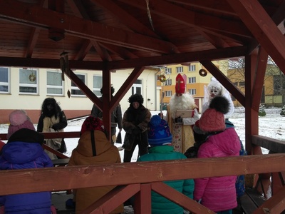 mikulas-chce-basnicku 048